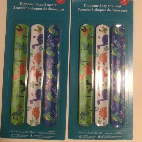 Wilton 🦖 Dinosaur Character Cake Pan with Dinosaur Themed Party Favours - Picture 4 of 9